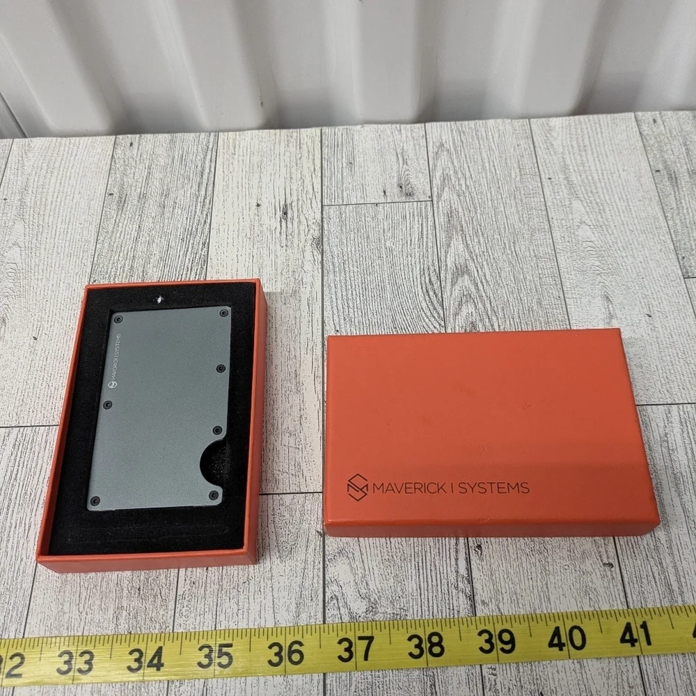 Maverick I Systems Gray Metal Card Holder